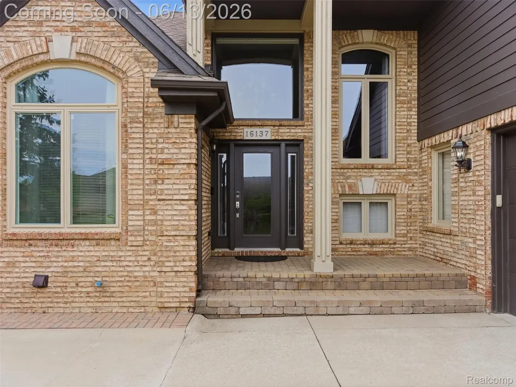 16137 Darlene Drive Macomb Township MI 48042