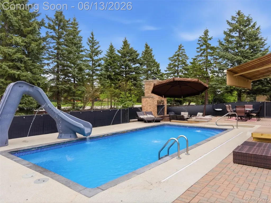 16137 Darlene Drive Macomb Township MI 48042