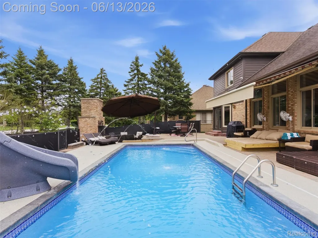 16137 Darlene Drive Macomb Township MI 48042