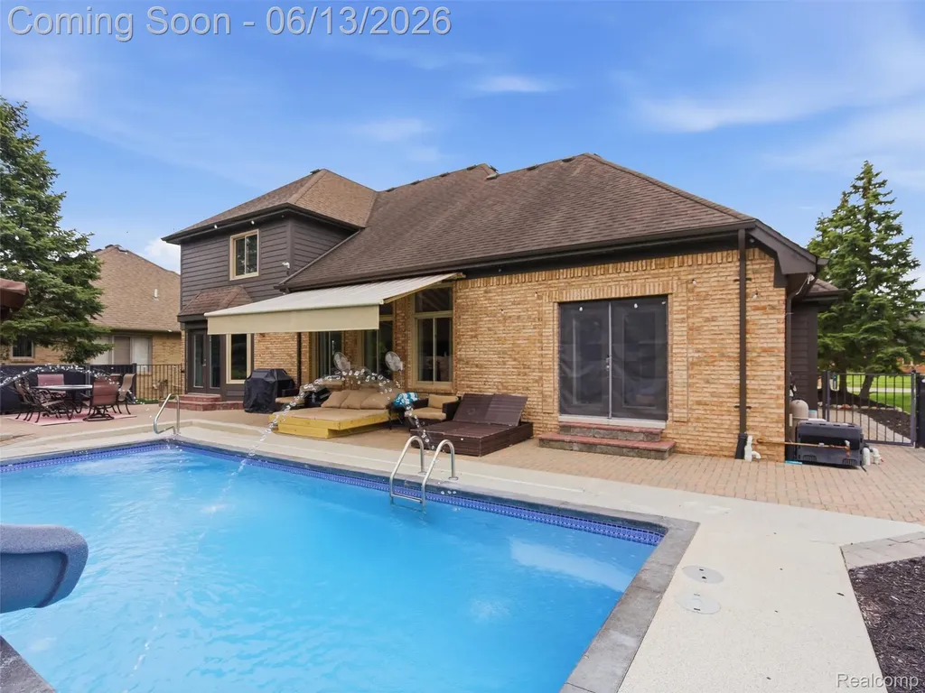 16137 Darlene Drive Macomb Township MI 48042