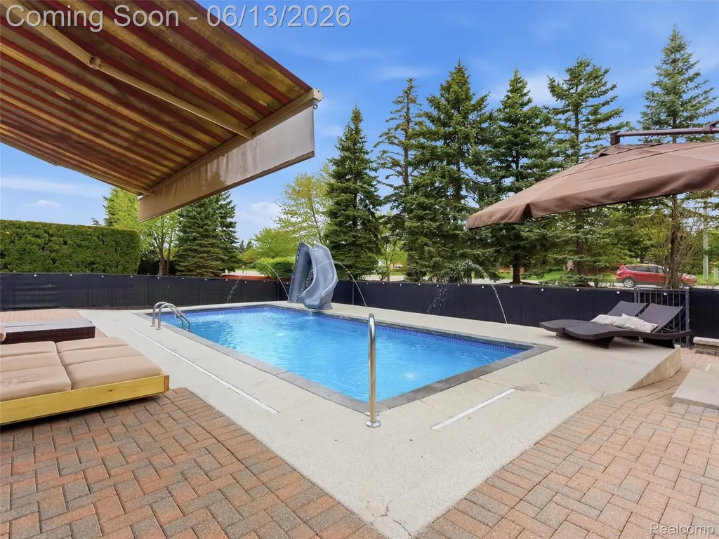 16137 Darlene Drive Macomb Township MI 48042