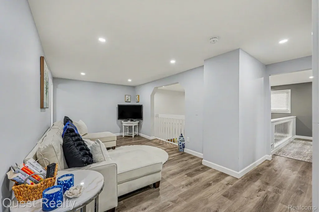 6893 Pebble Park Circle West Bloomfield Charter Township MI 48322