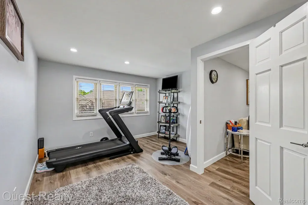 6893 Pebble Park Circle West Bloomfield Charter Township MI 48322
