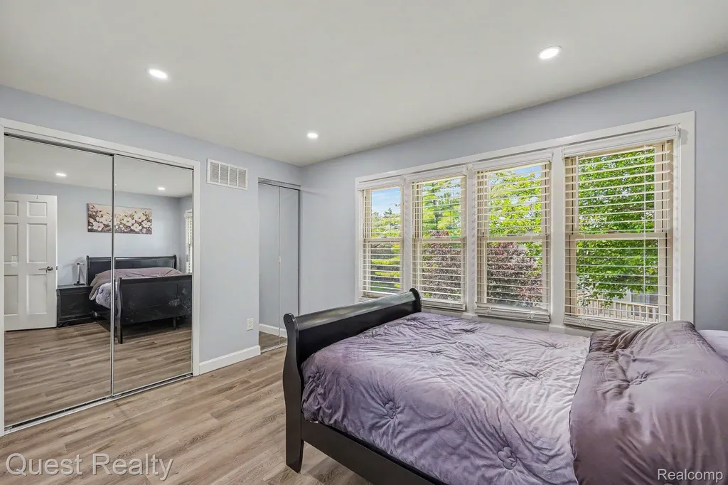 6893 Pebble Park Circle West Bloomfield Charter Township MI 48322