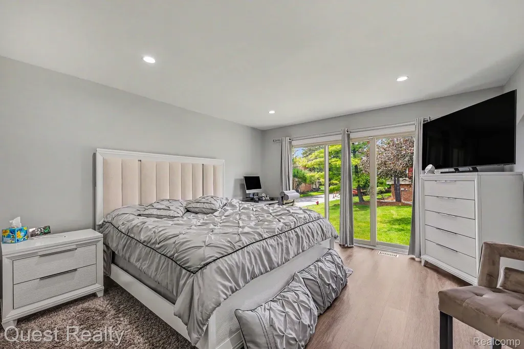 6893 Pebble Park Circle West Bloomfield Charter Township MI 48322