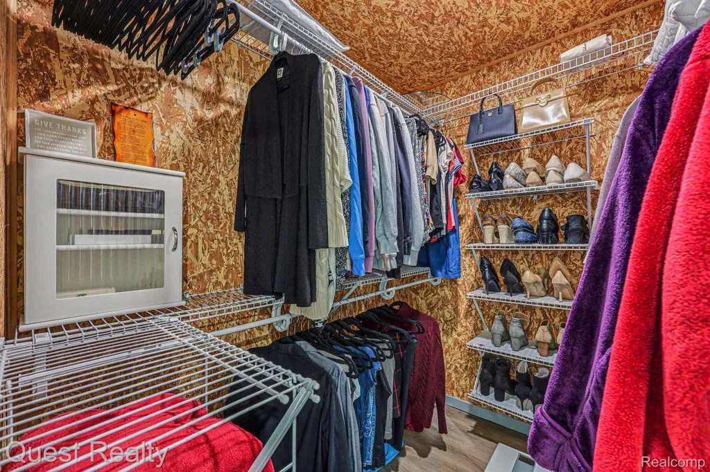 6893 Pebble Park Circle West Bloomfield Charter Township MI 48322