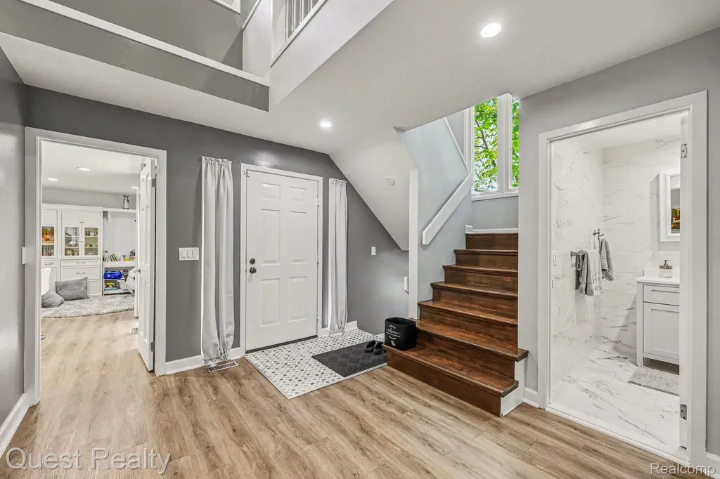 6893 Pebble Park Circle West Bloomfield Charter Township MI 48322