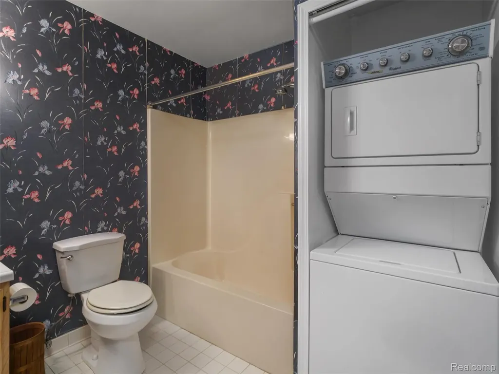 1127 S Lake Drive Novi City MI 48377