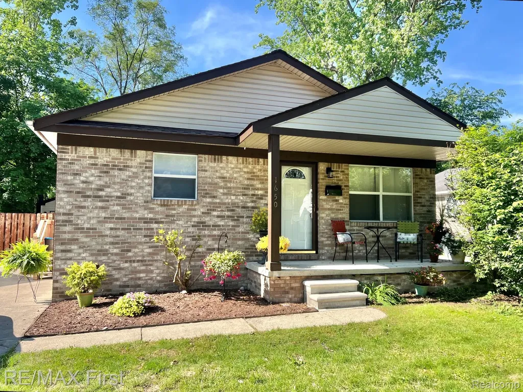 1650 Woodward Heights Ferndale City MI 48220