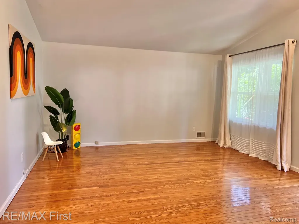 1650 Woodward Heights Ferndale City MI 48220