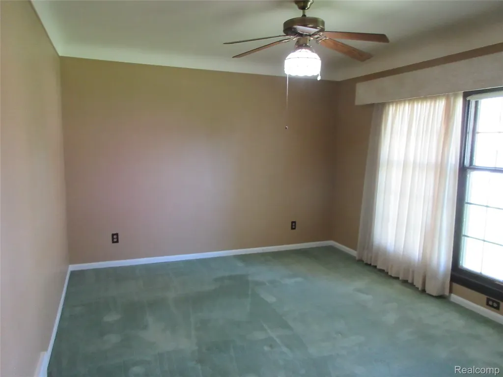 28325 Elmdale Street St. Clair Shores City MI 48081