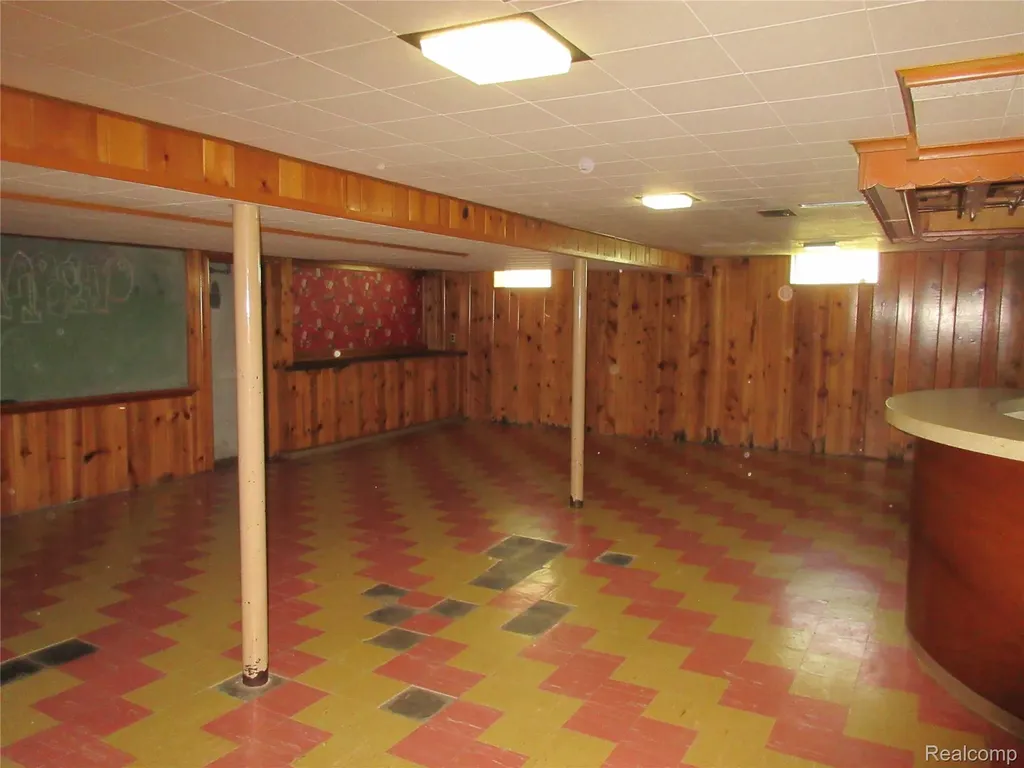 28325 Elmdale Street St. Clair Shores City MI 48081