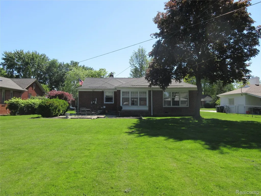 28325 Elmdale Street St. Clair Shores City MI 48081