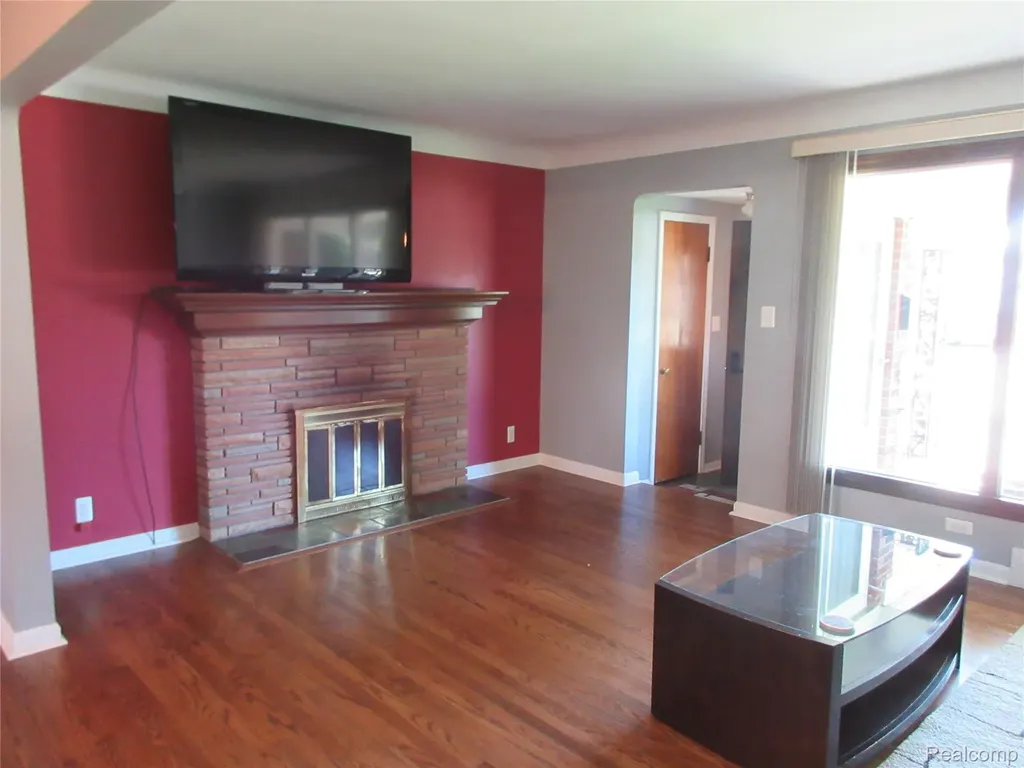 28325 Elmdale Street St. Clair Shores City MI 48081