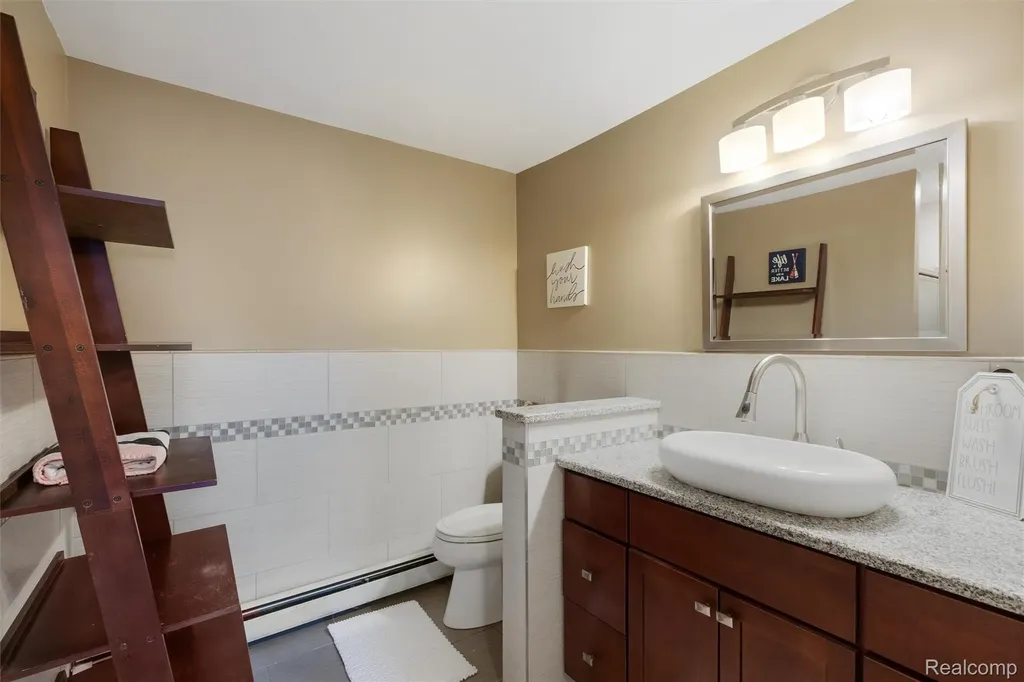 415 Leon Road Walled Lake City MI 48390