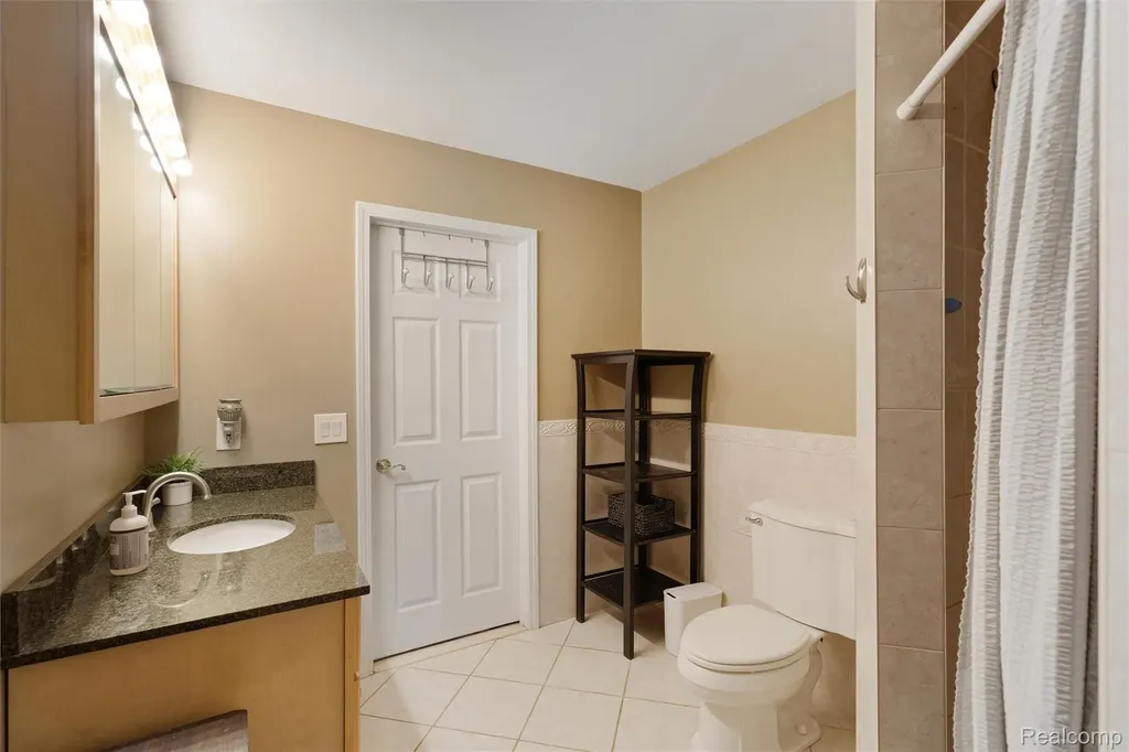 415 Leon Road Walled Lake City MI 48390