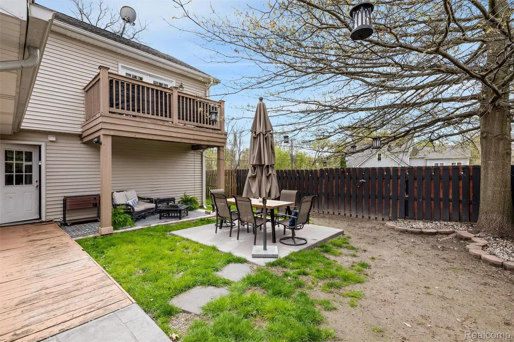 415 Leon Road Walled Lake City MI 48390