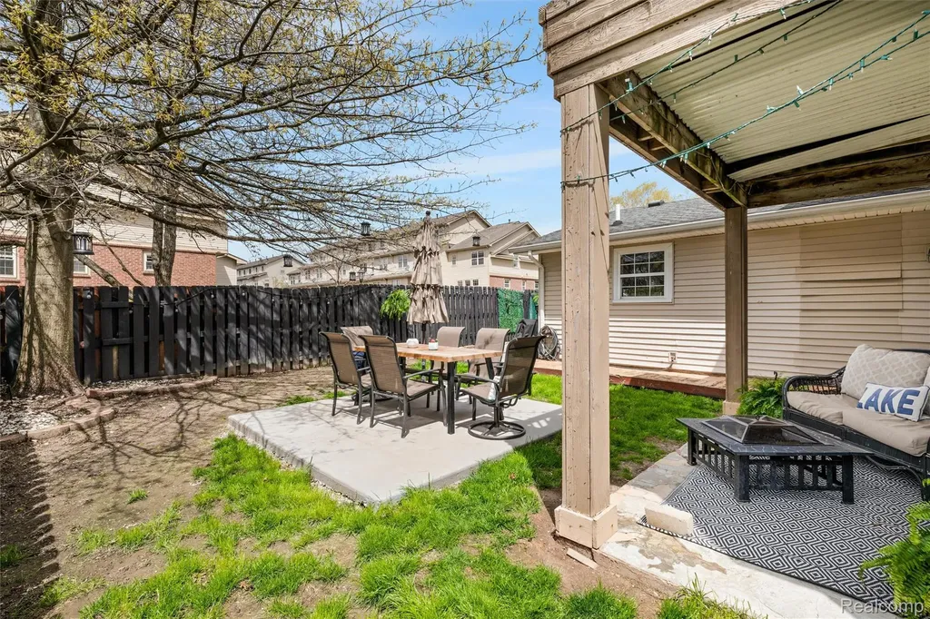 415 Leon Road Walled Lake City MI 48390