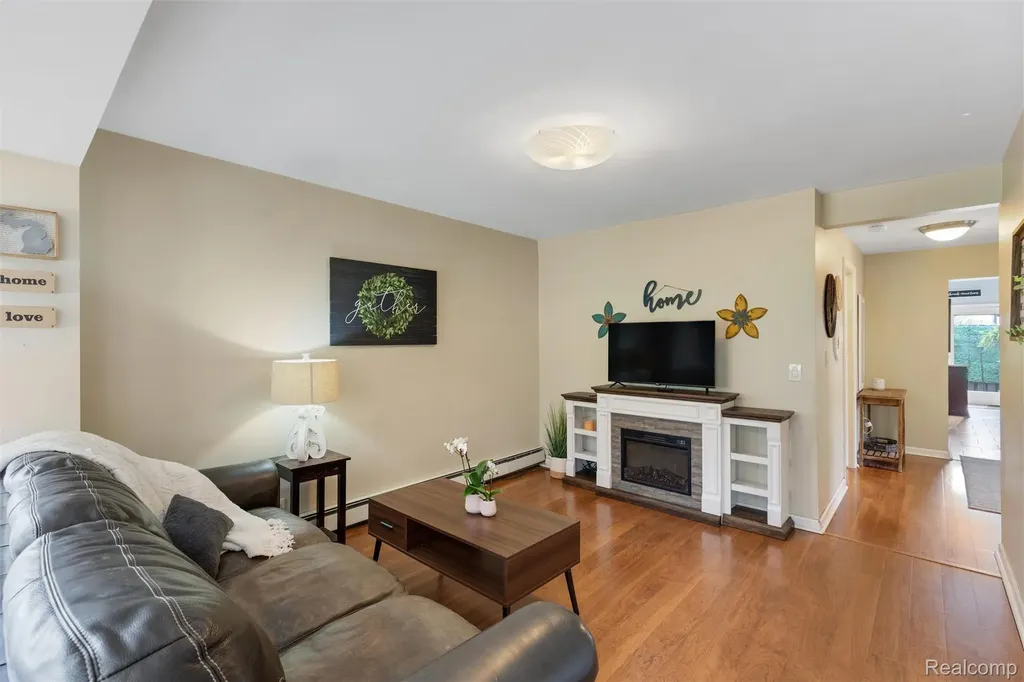 415 Leon Road Walled Lake City MI 48390