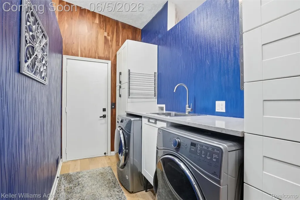 29429 Regents Pointe Farmington Hills City MI 48331