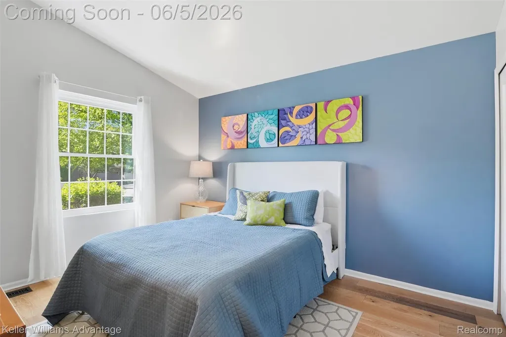 29429 Regents Pointe Farmington Hills City MI 48331