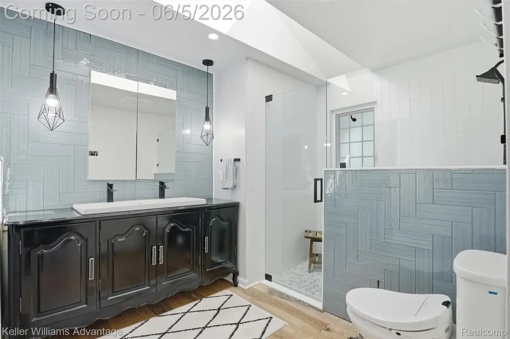 29429 Regents Pointe Farmington Hills City MI 48331