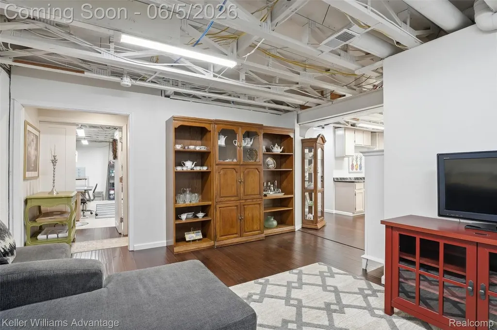 29429 Regents Pointe Farmington Hills City MI 48331