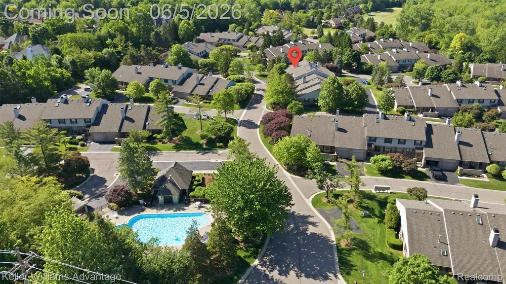 29429 Regents Pointe Farmington Hills City MI 48331