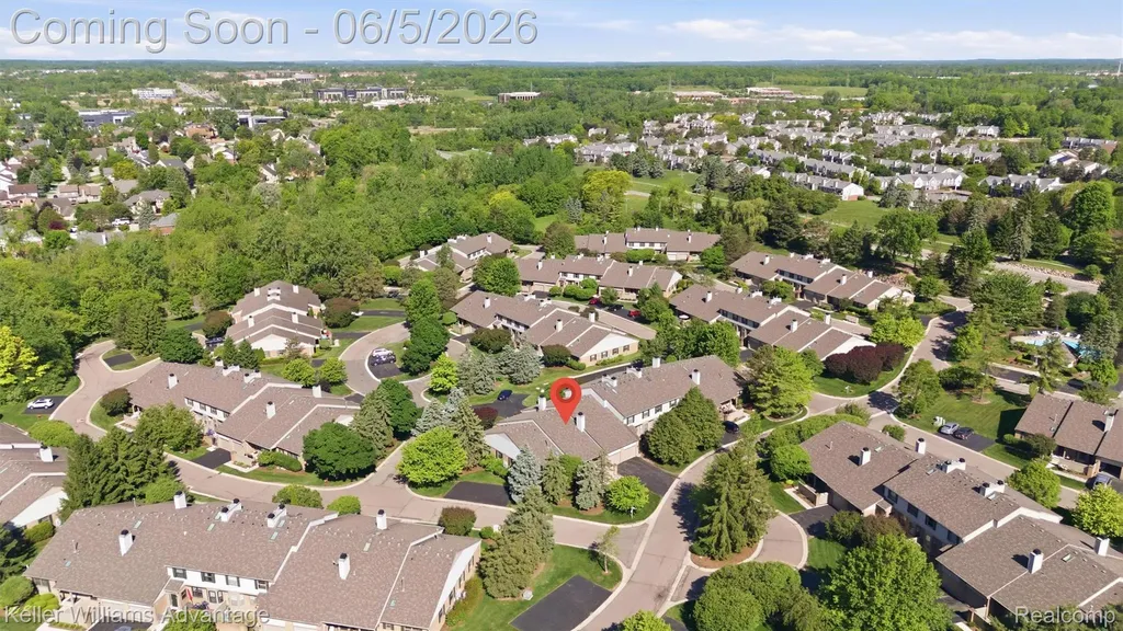 29429 Regents Pointe Farmington Hills City MI 48331