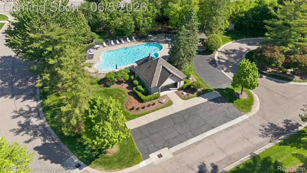 29429 Regents Pointe Farmington Hills City MI 48331