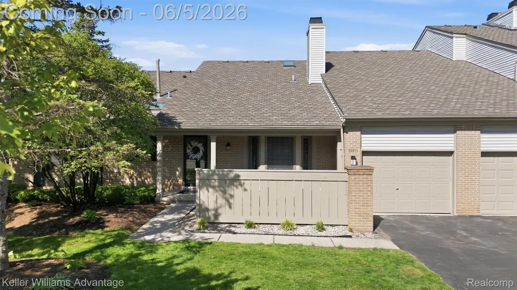29429 Regents Pointe Farmington Hills City MI 48331