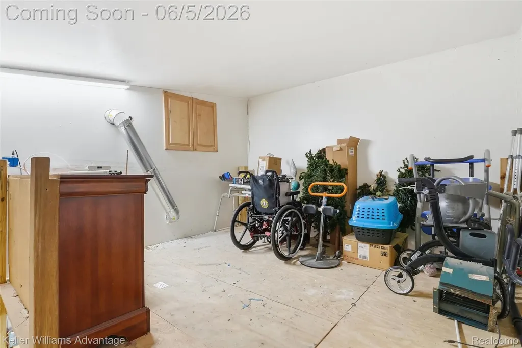 29429 Regents Pointe Farmington Hills City MI 48331