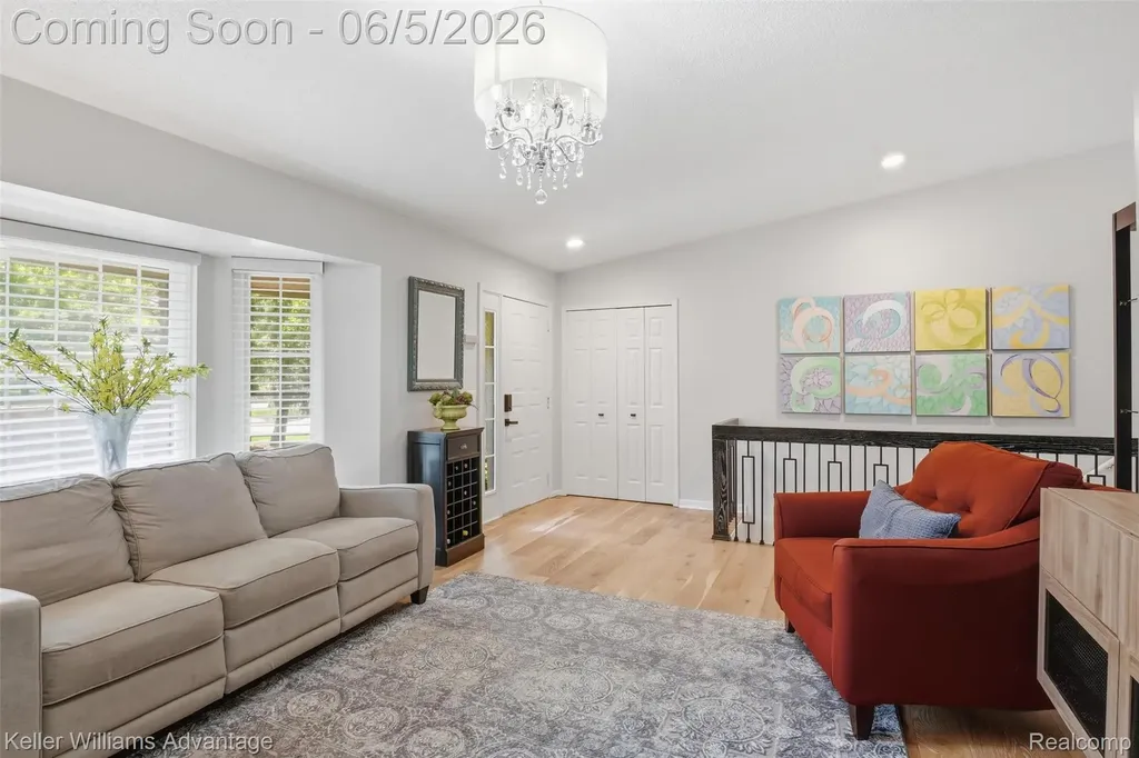 29429 Regents Pointe Farmington Hills City MI 48331