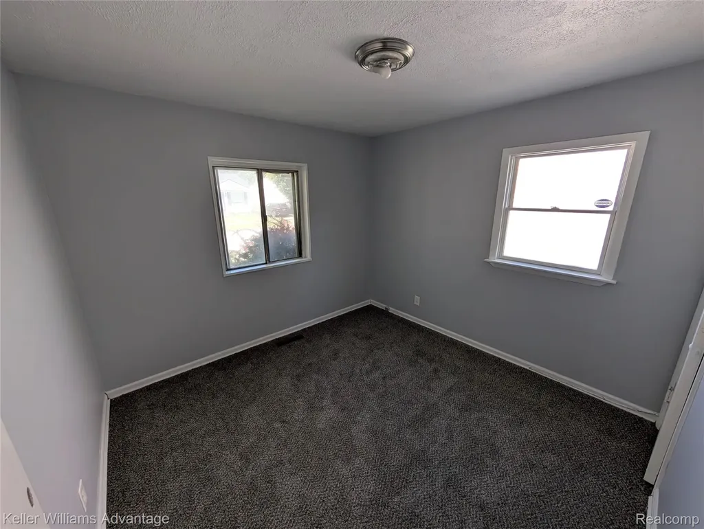 13006 Sherman Avenue Warren City MI 48089