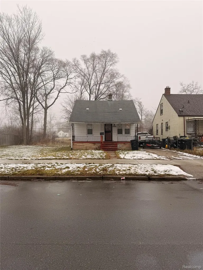 13590 Minock Street Detroit City MI 48223