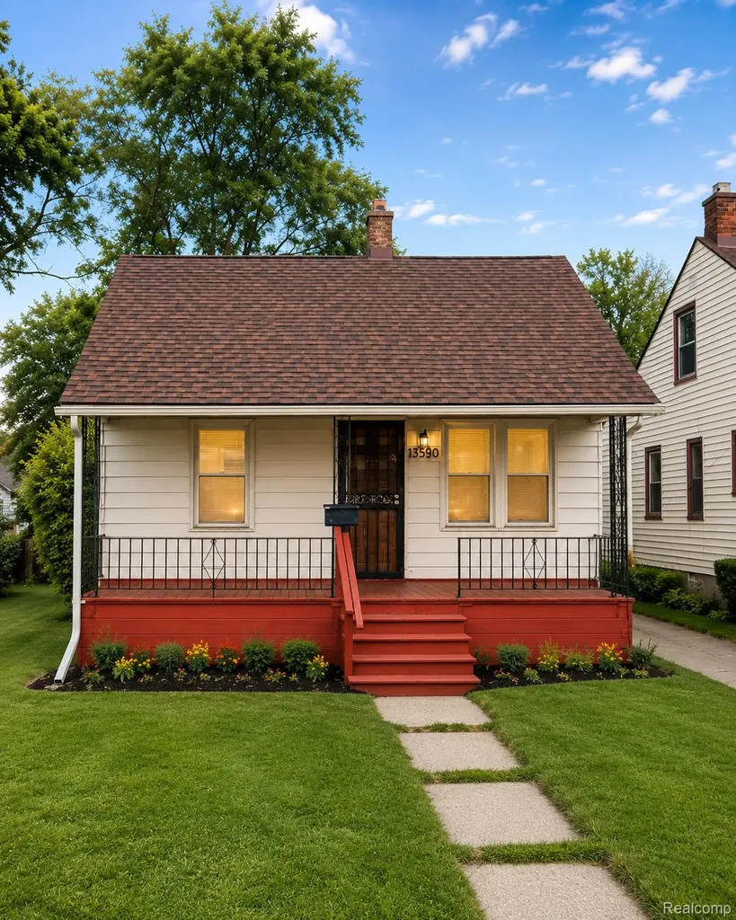 13590 Minock Street Detroit City MI 48223