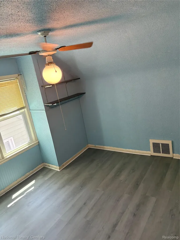 4149 Carnegie Street Wayne City MI 48184