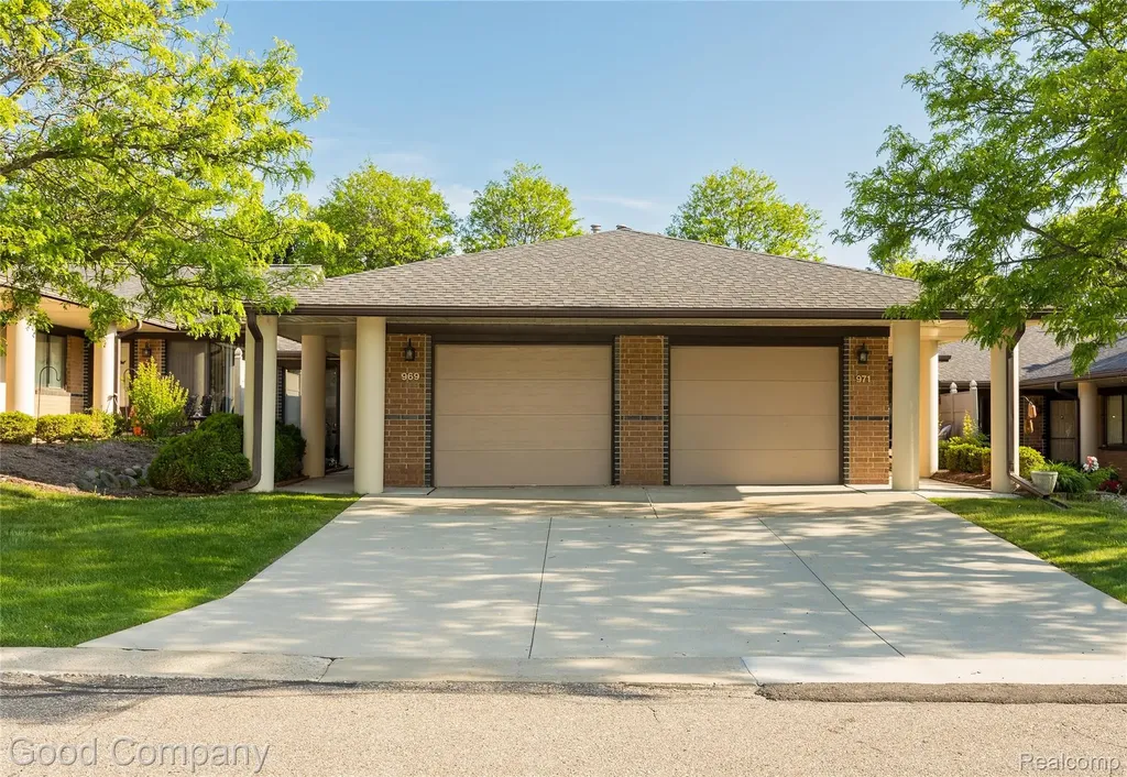 969 Wexford Way Rochester Hills City MI 48307
