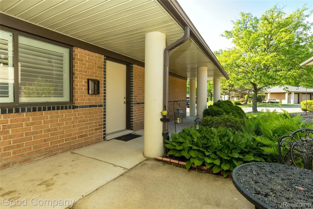 969 Wexford Way Rochester Hills City MI 48307