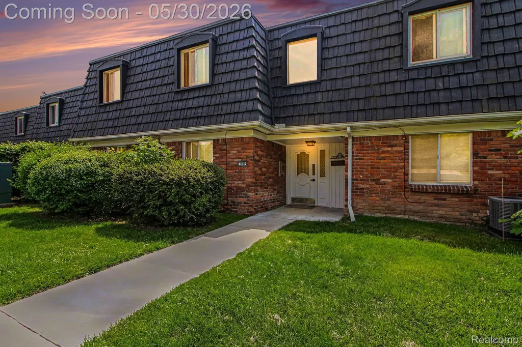 1880 Colonial Village Way Waterford Charter Township MI 48328