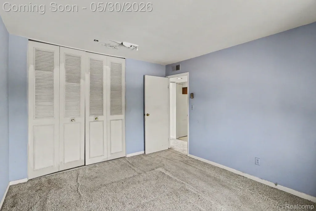 1880 Colonial Village Way Waterford Charter Township MI 48328