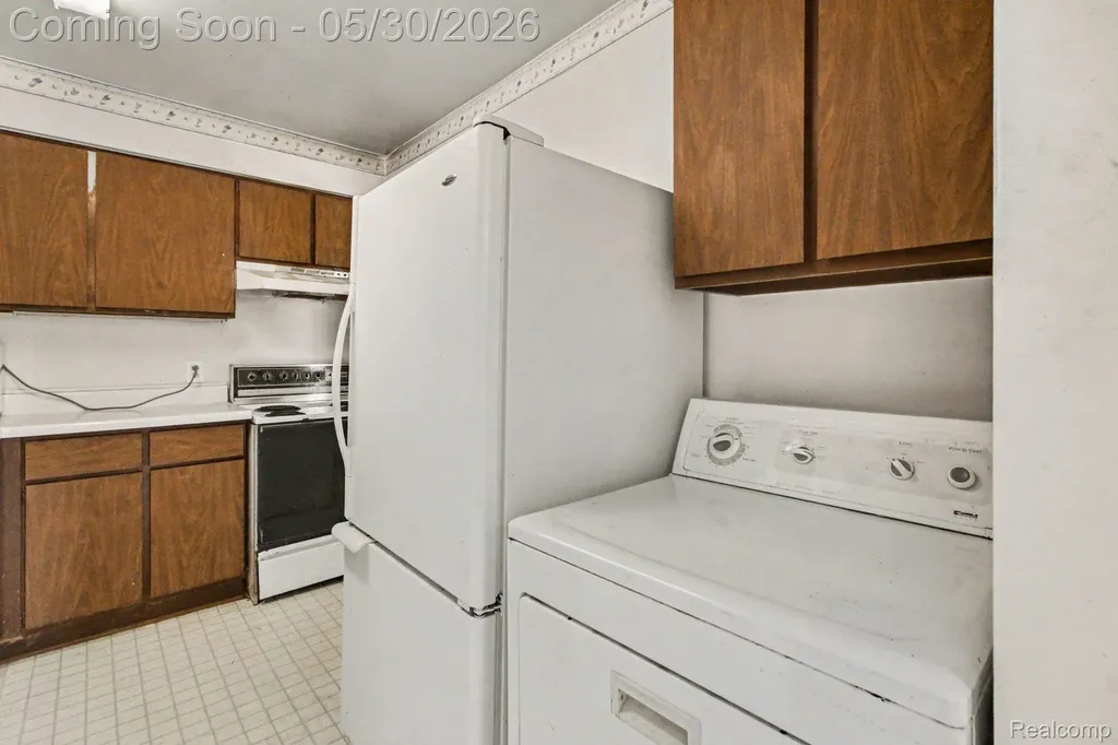 1880 Colonial Village Way Waterford Charter Township MI 48328