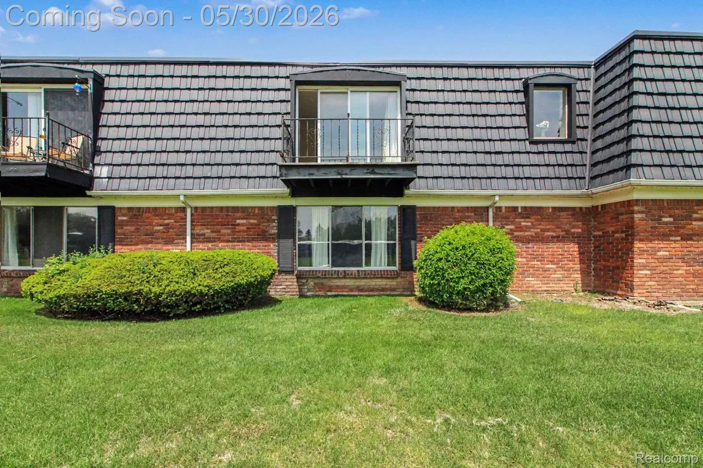 1880 Colonial Village Way Waterford Charter Township MI 48328