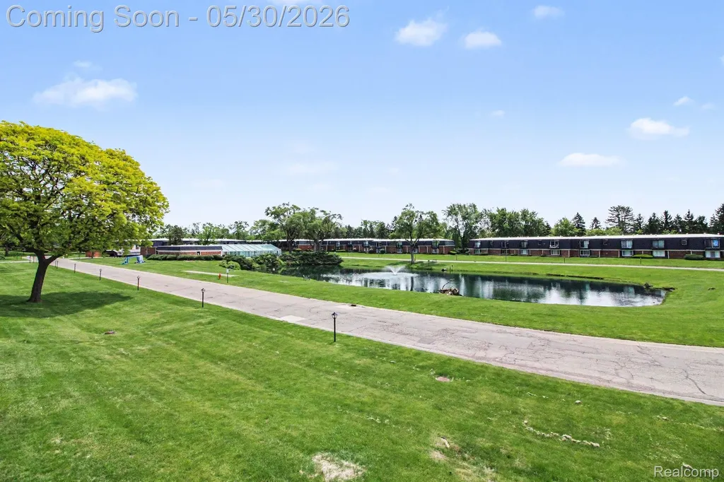 1880 Colonial Village Way Waterford Charter Township MI 48328