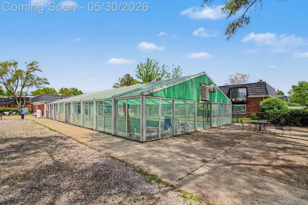 1880 Colonial Village Way Waterford Charter Township MI 48328