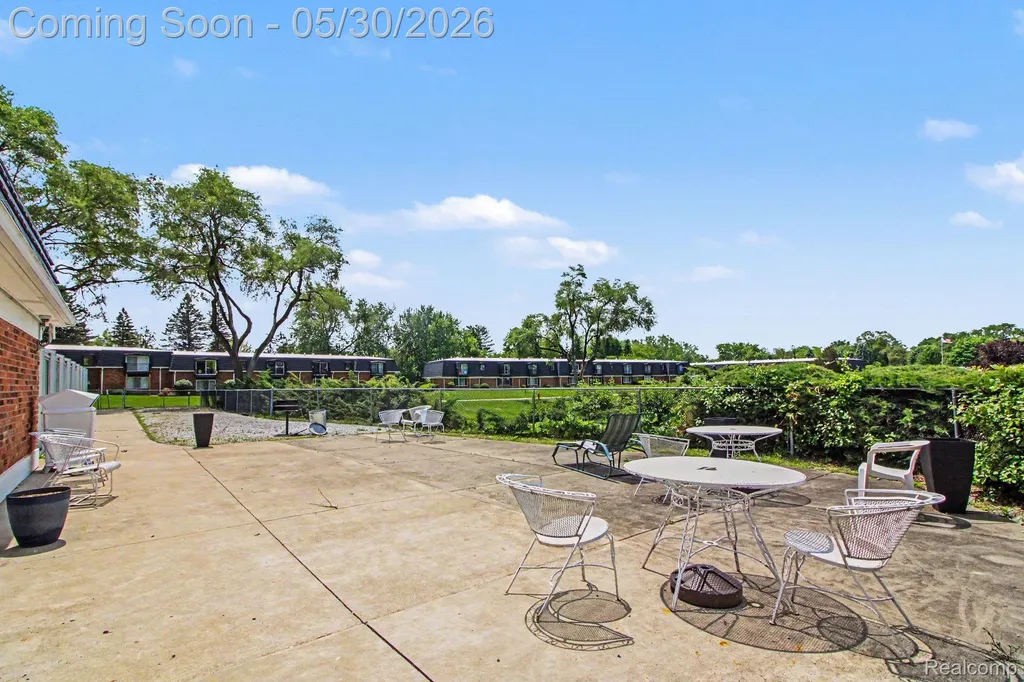 1880 Colonial Village Way Waterford Charter Township MI 48328