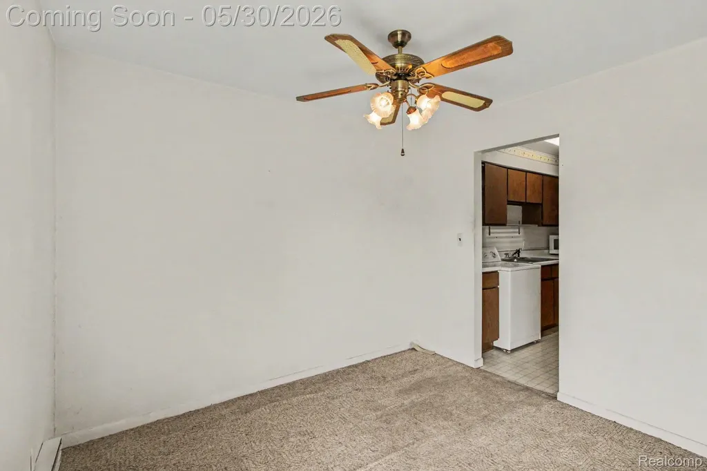 1880 Colonial Village Way Waterford Charter Township MI 48328