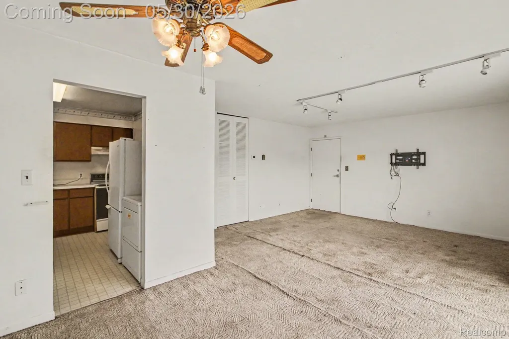1880 Colonial Village Way Waterford Charter Township MI 48328