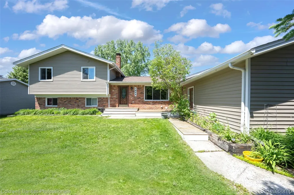 1844 Harwood Drive Oxford Charter Township MI 48371