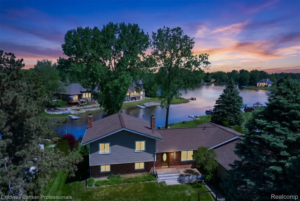 1844 Harwood Drive Oxford Charter Township MI 48371
